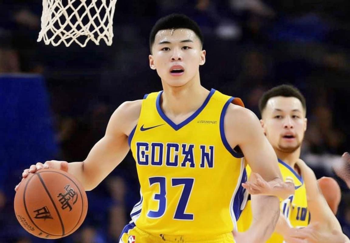 杨瀚森狂升18位至第41名：ESPN选秀榜新星闪耀，勇士队关注焦点